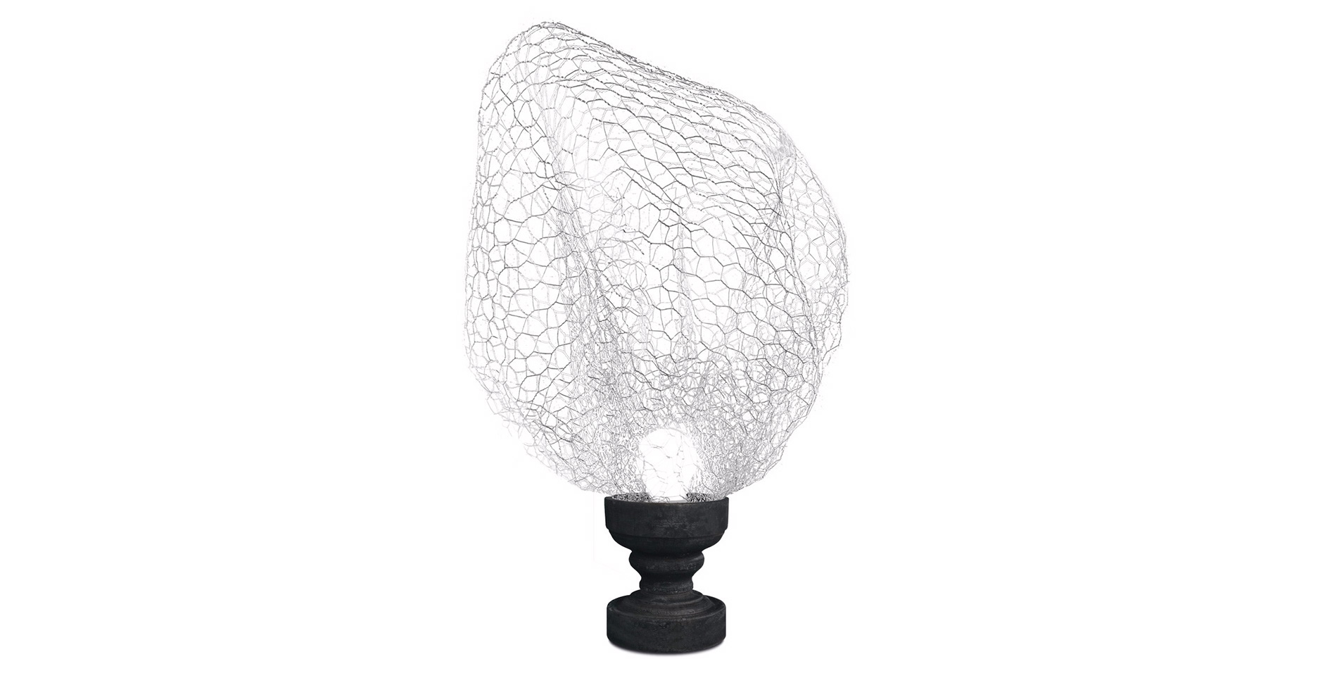 Le Cinque lamp made of wire mesh and wood | Sustainable and handmade lamp design by Antonio Pascale for Eetico Project | Made in Italy