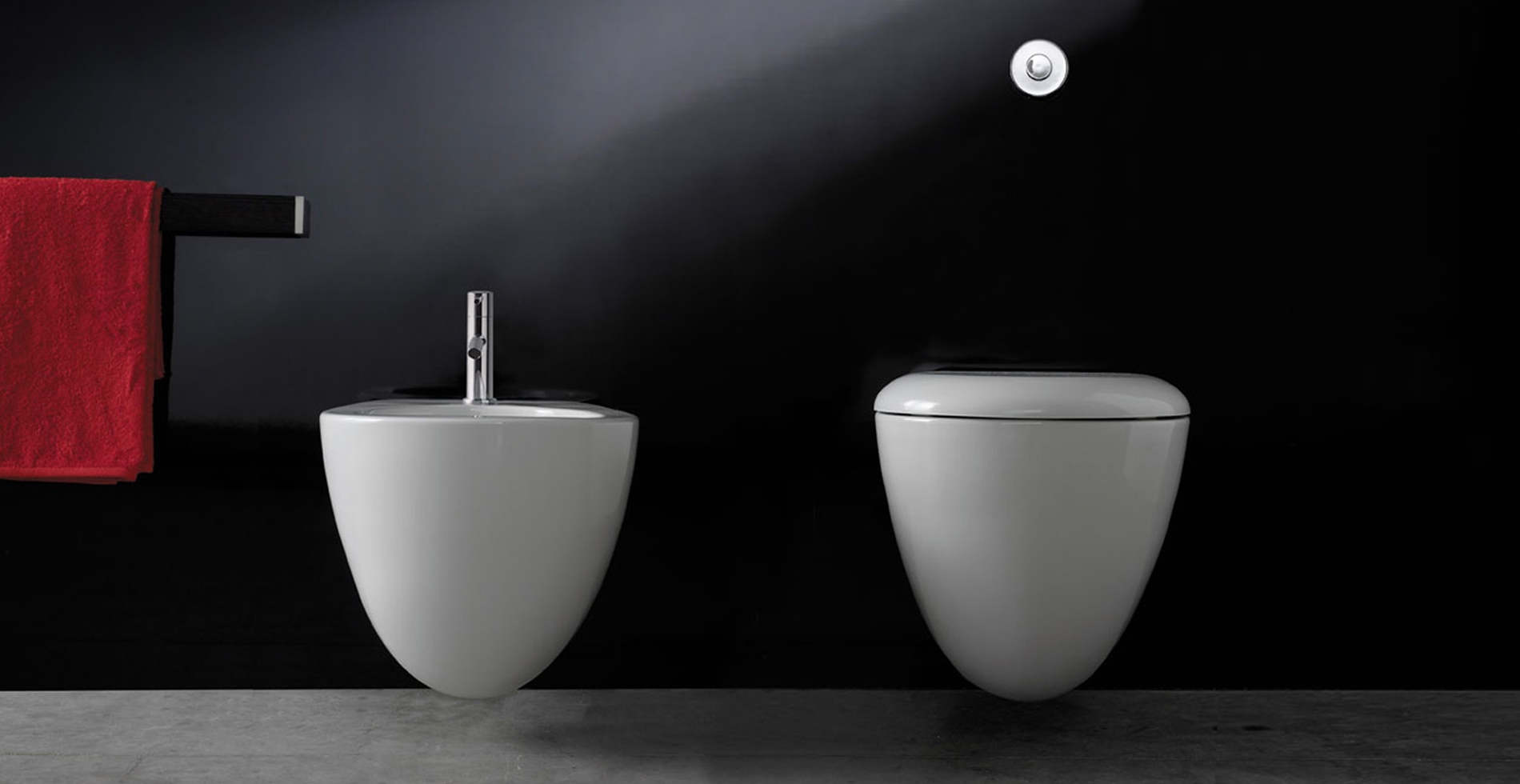 Bowl ceramic sanitary ware toilet | Bathroom deco inspired in nature egg shape | Design by Antonio Pascale for Ceramica Globo