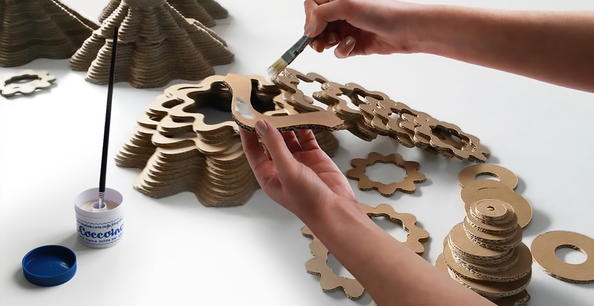 Workshop recycled cardboard | Sustainable design by Antonio Pascale for eetico - Made in Italy